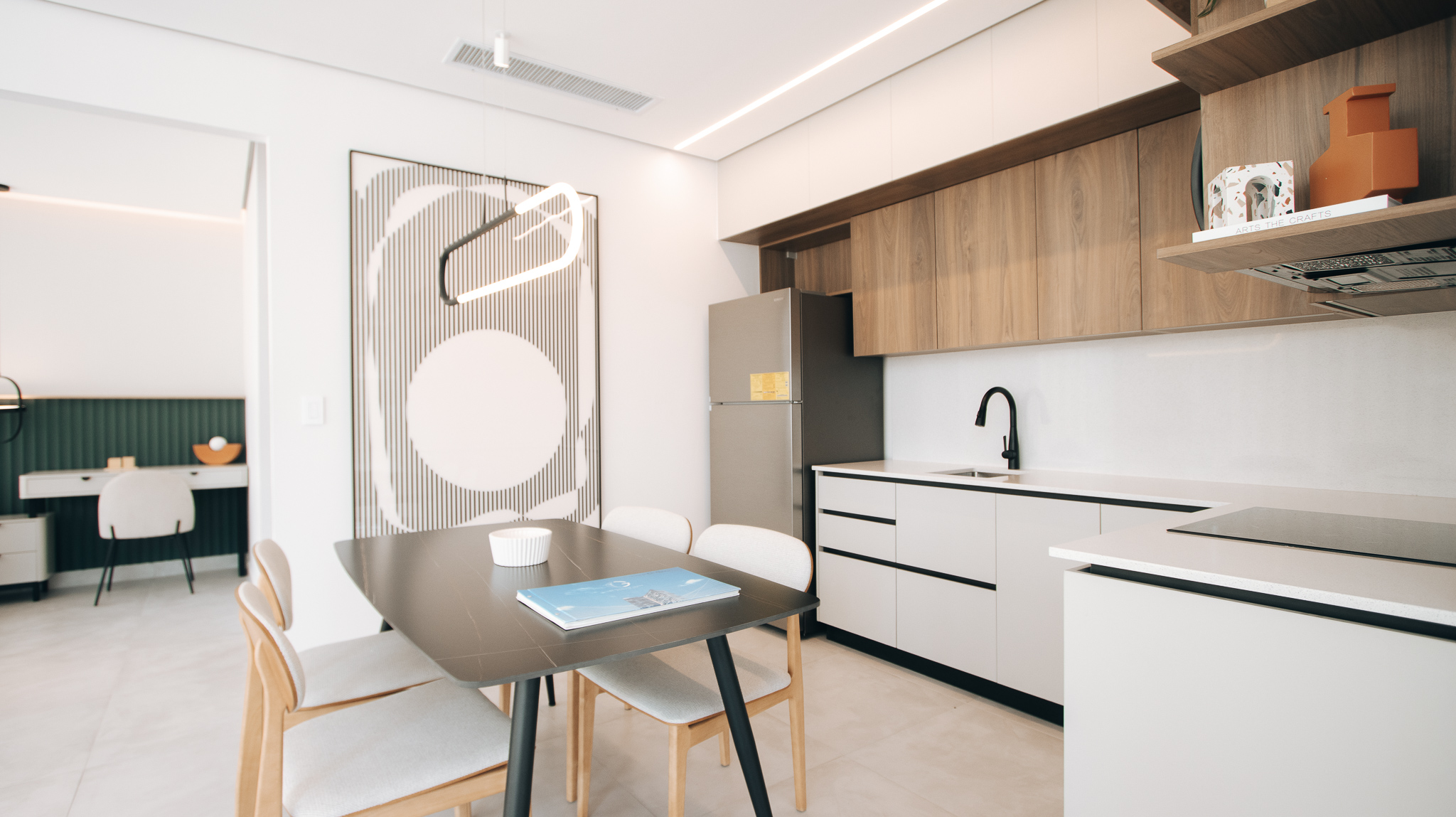Largest Condo-Suite 65 m2 – Generation Tower — gallery image 5