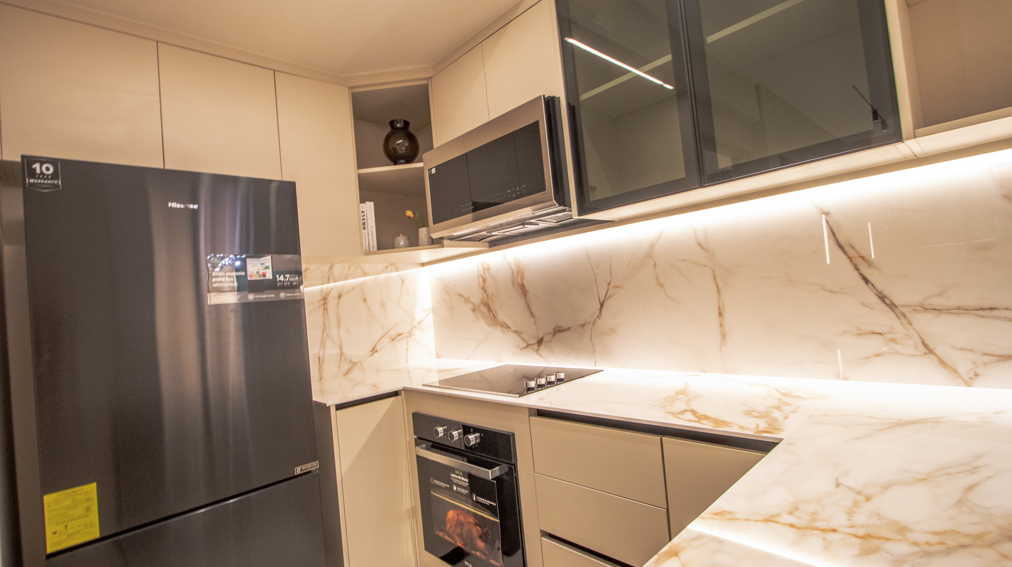 88 m² · 2BR · 2BA · Balcony, Aurum — gallery image 11
