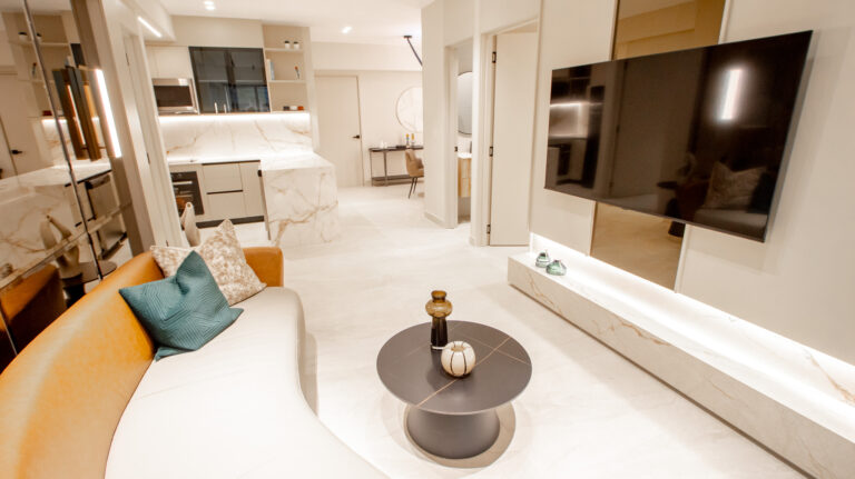 83 m² · 2BR · 2BA · Balcony, Aurum
