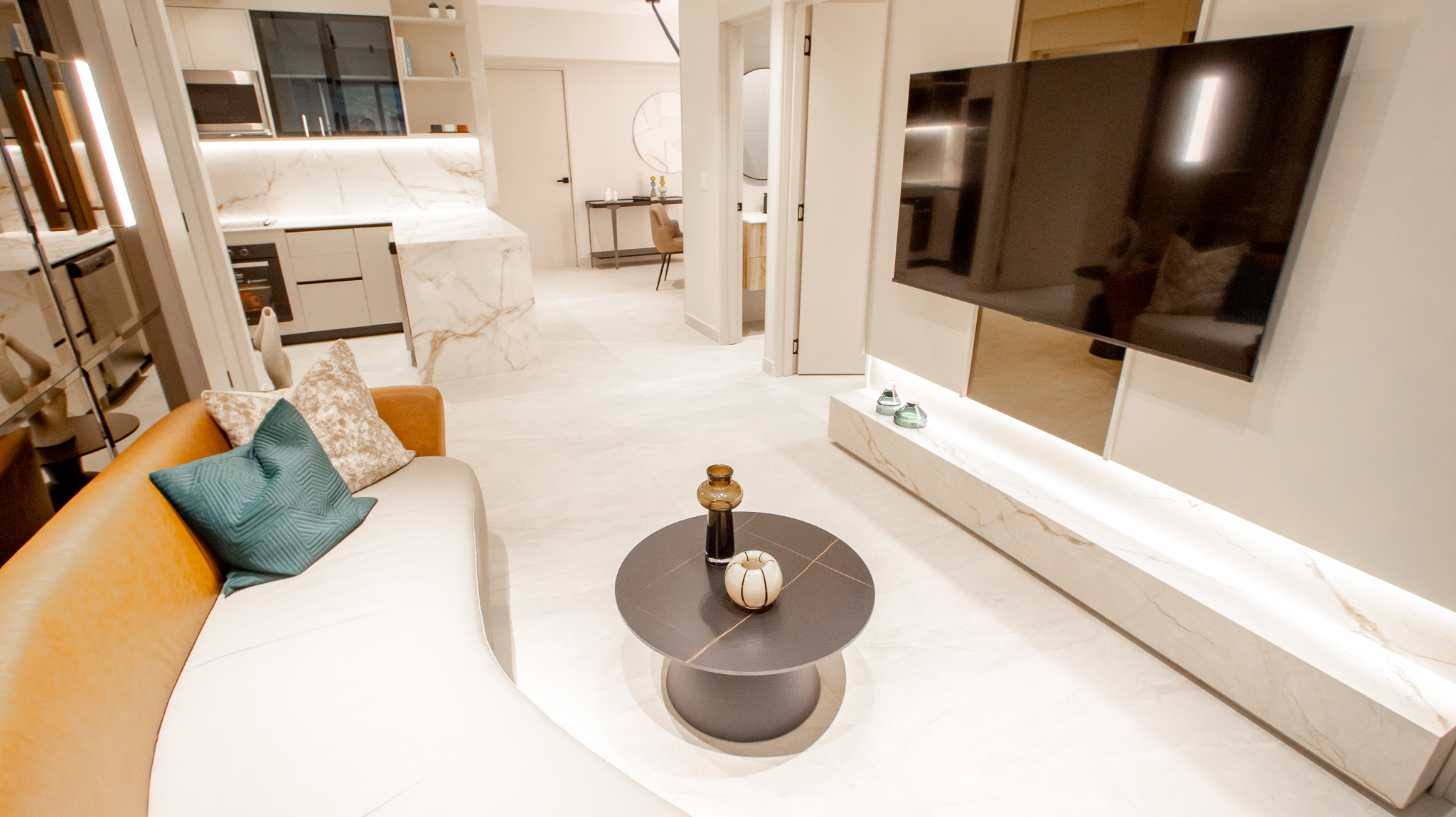 88 m² · 2BR · 2BA · Balcony, Aurum — gallery image 7
